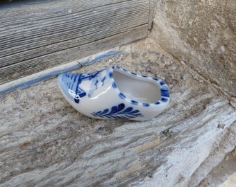 Antique  Dutch Delft glazed porcelaine figurative clog