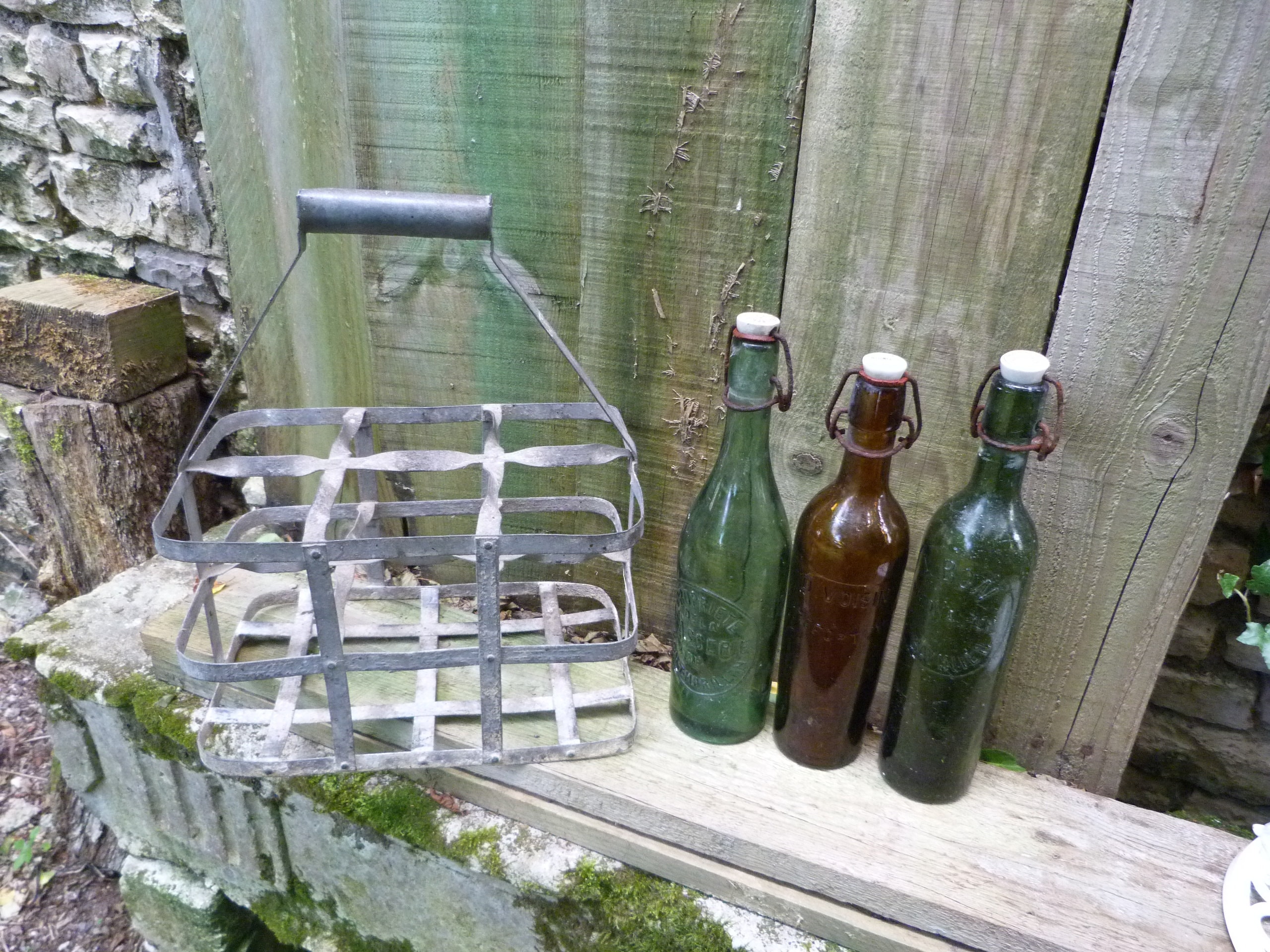 ancien porte bouteille en metal galvanisé pour 6 bouteilles