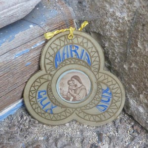 Ancien papier découpé et peint reliquaire ex voto Sainte Vierge Marie
