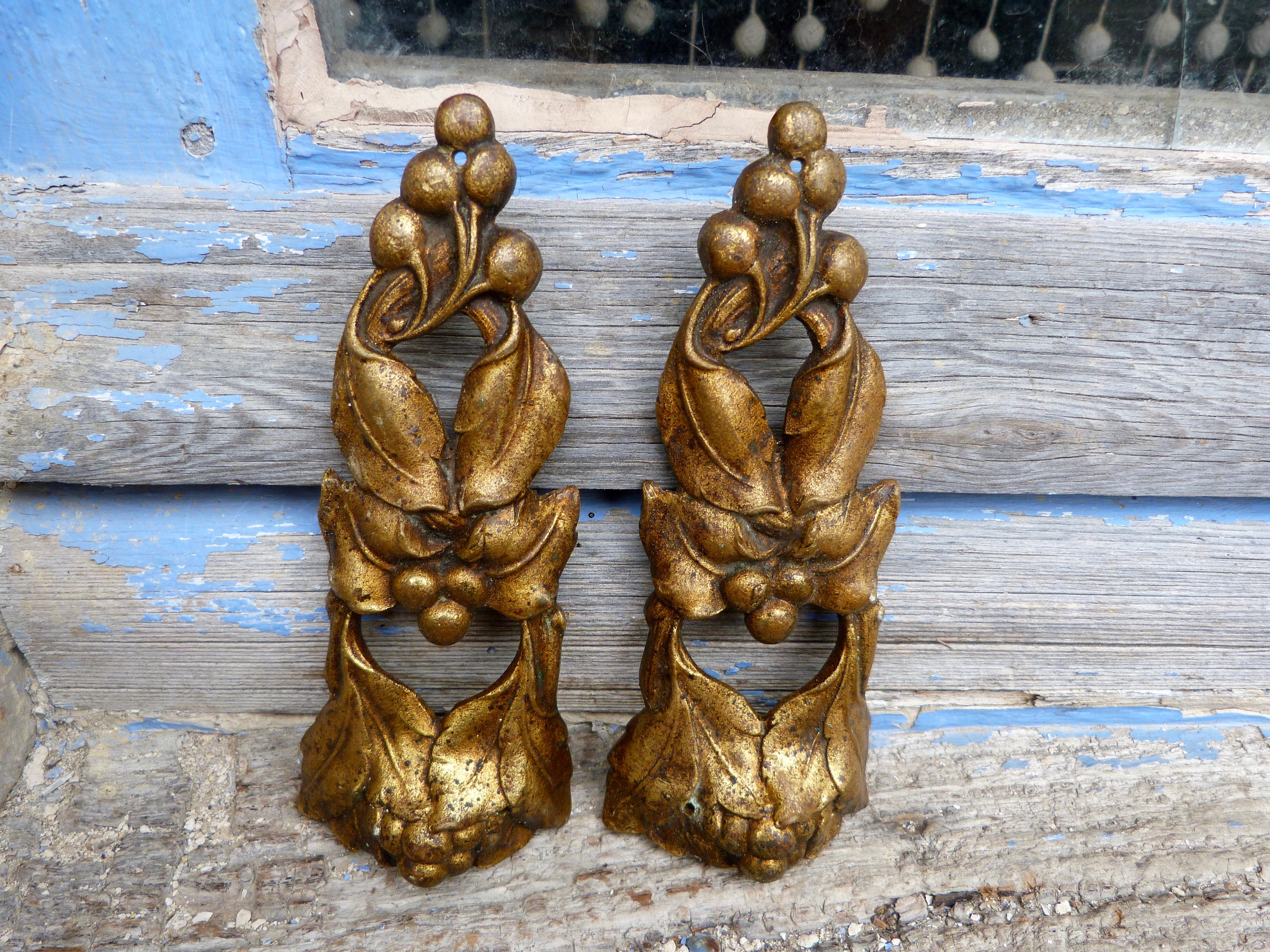 Antique Frenchart Nouveau Gilt Bronze Ormolu Paire de Jambes d'armoire Embellissements Escutcheons D