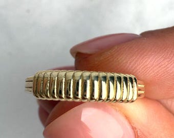 Anillo de banda acanalada de oro de 14 quilates: joyería unisex hecha a mano