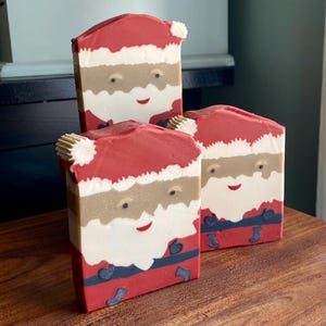 Jabón artesanal de Papá Noel bailarín - Manzana y arándano