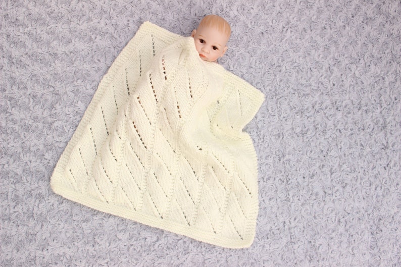 Knitting Pattern for 2 Dolls Blankets 4 Sizes to fit 10 to 12 Doll and 14 to 16 Doll Double Knitting Pattern for Doll KP620 image 4