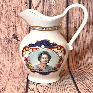 Aynsley Bone China Jug To Commemorate The Golden Jubilee of Her Majesty Queen Elizabeth 11 in 2002. 1pt