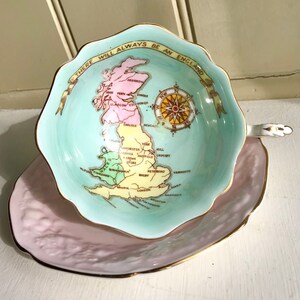 Paragon Patriotic Series Theeservies Duo Fijn Engels Bone China Jaren 40 - Lichtturkooisblauw en roze. Kaart van Groot-Brittannië. Kompas per appt. HM Koningin