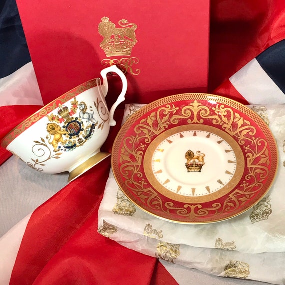 エリザベス2世女王 ティーカップ＆ソーサー：60周年記念、紋章入り、22