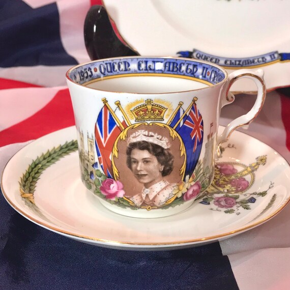 美品 エインズレイ 1953年 エリザベス女王 戴冠式 記念 プレート 27cm