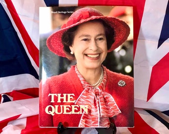 Large HB Book The Queen Royal Heritage Series by Ted Smart & David Gibson England - Queen Elizabeth II Biography Full of Colour Photographs