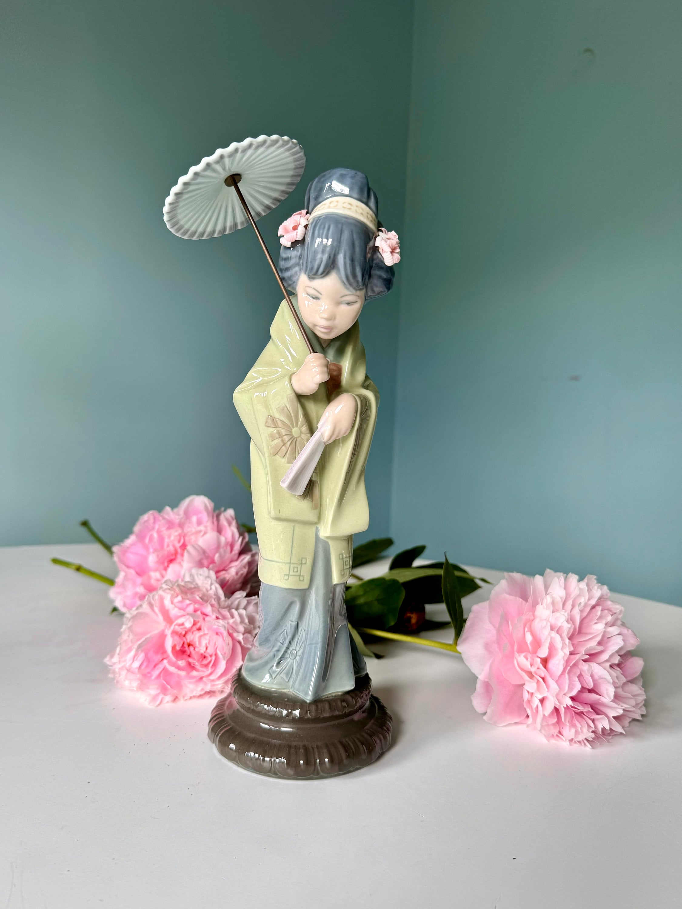 アメージングタイランド・グランドセール Porcelain Spanish Lladro Tall Spring Japanese Figurine. 絵画
