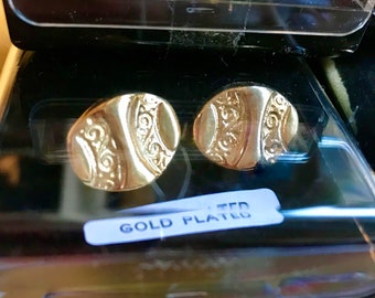 Gold Plated Cufflinks New / Old Stock - Oval with an Embossed Pattern on T Bar Fittings - In Original Perspex Box