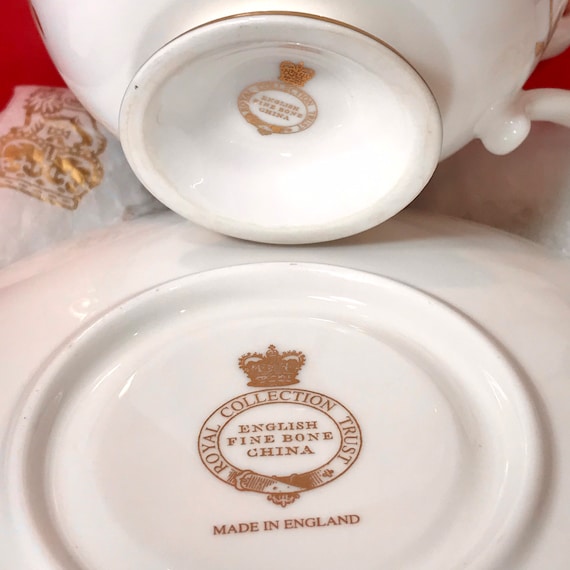 エリザベス2世女王 ティーカップ＆ソーサー：60周年記念、紋章入り、22