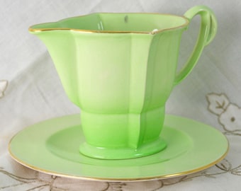 Iconic Art Deco Carlton Ware 'Parisienne' Green with Gilt Rims Creamer Jug and Small Plate / or Sauce Boat and Stand. CarltonWare - 1930s