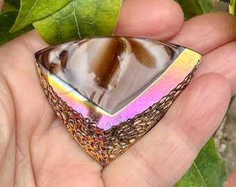 1950s Atomic Iridescent Czech Glass Brooch - Opaque Veined Glass with Metallic Edge Shimmering a Rainbow of Colours- Faux Agate Gemstone