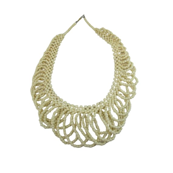 Collana girocollo con perline madreperla doppio filo