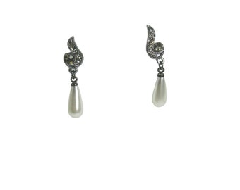 Faux Pearl Pierced Dangle Drop Earrings 51874 Vintage Teardrop