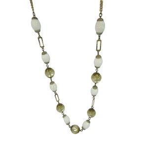 Vintage White Pearlescent Beaded Necklace Bauble Ball 53199