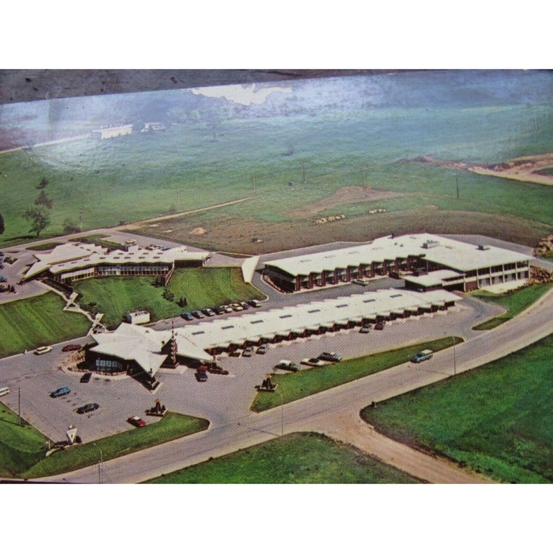 Karakahl Inn Gonstead Clinic Mount Horeb WI Postcard 51957 Etsy