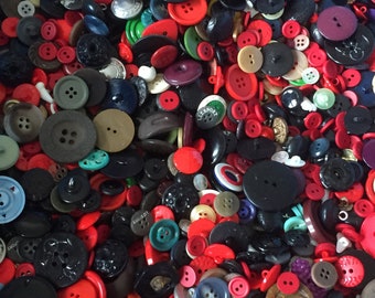 Lot of Vintage Buttons 1\/2 Pound Bag