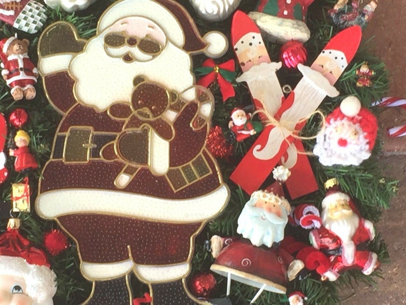 Vintage Christmas ornament wreath Santa Claus St Nick Father 18 Inch 24598