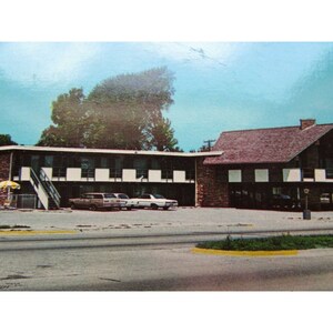 Clayton House Motel Postcard Vintage Loves Park IL 51942