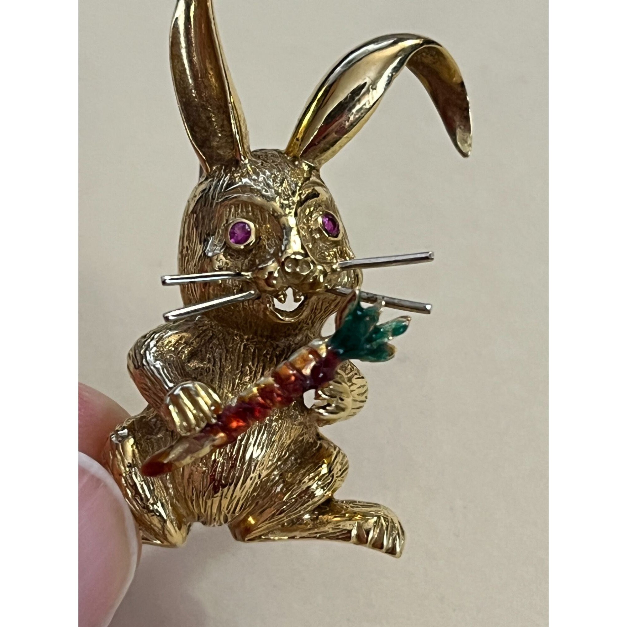 18KT Bunny Rabbit Brooch Ruby Eyes Enamel Carrot 18 KT