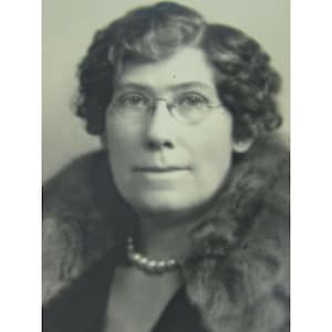 Vintage Photo 1930s Studio Photograph Woman in Glasses 30605
