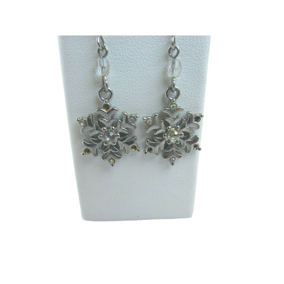 Silvertone Snowflake Drop Dangle Pierced Earrings… - image 1