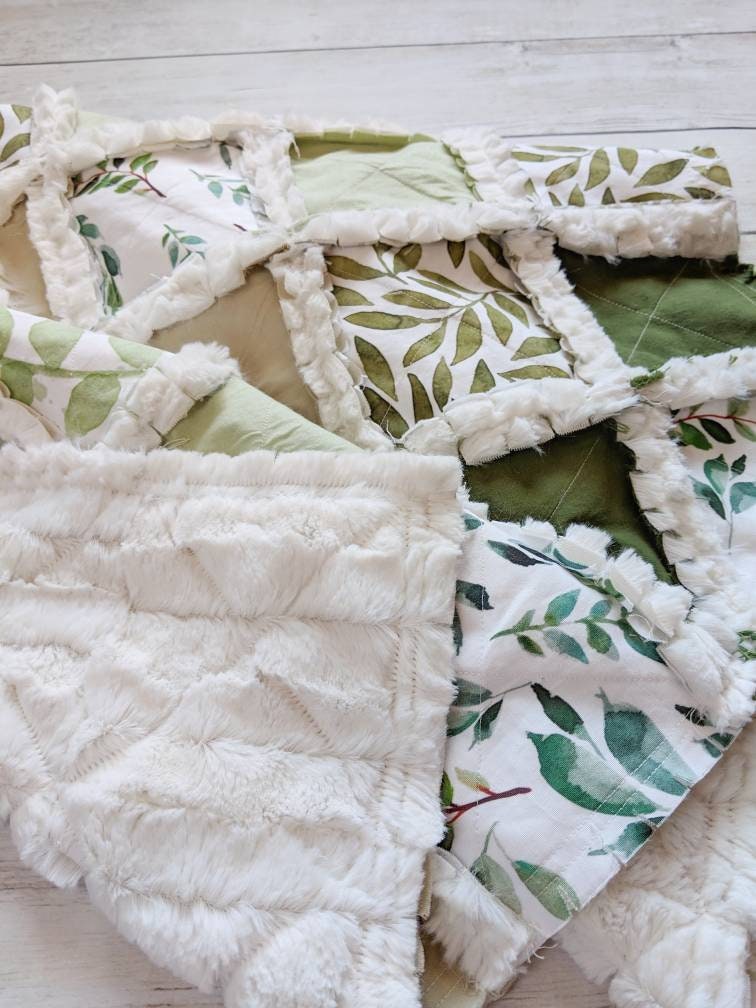Fiddle Leaf Gender Neutral Baby Quilt Green Foliage Crib Quilt Nursery Decor craibas.al.gov.br