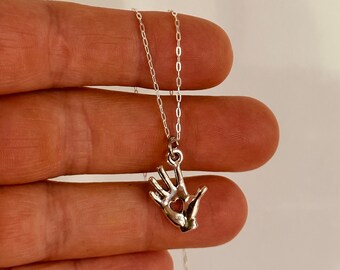 Silver The Kissing Hand Book Heart in Hand Charm Pendant Necklace Back to School Preschool Kindergarten Teacher Personalized Childrens Gift
