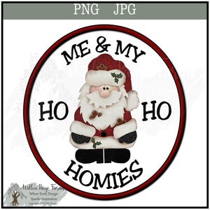 ジンジャーブレッドマンとサンタクロース - 「Me & My Ho Ho Homies」オリジナルの手描きのかわいいサンタとジンジャーブレッドのpngクリスマスオーナメントデザイン