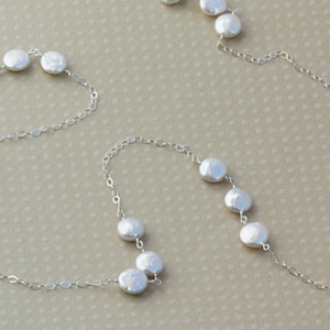 Collar largo de perlas de moneda, plata u oro, joyería para bodas en la playa, novia playera, regalos únicos para ella, joyería de perlas de moneda