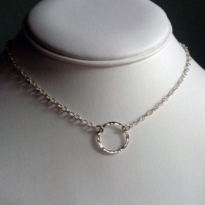 Small Sterling Silver Eternity Circle Necklace Sweet Hammered Hoop image 3