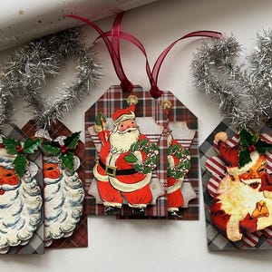 Ein Set aus sechs Weihnachtsgeschenkanhängern für den Weihnachtsbaumschmuck