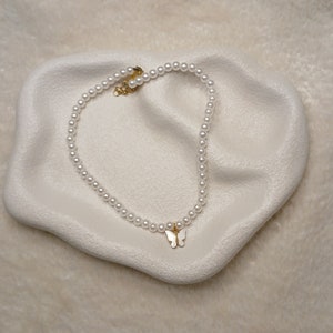 Pearl necklace, butterfly necklace, summer necklace Pearl butterfly necklace