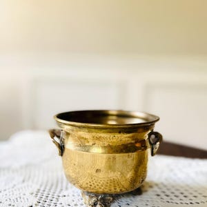 Small vintage solid brass cauldron planter with handles