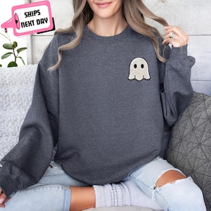 Halloween Cute Ghost Sweatshirt Spooky Season Trick or Treat Fall Funny Halloween Gifts Cute Ghost Pocket Spooky Vibes Happy Halloween Party