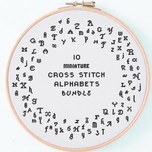 Paquete de 10 alfabetos de punto de cruz en miniatura: patrones en PDF pequeños.