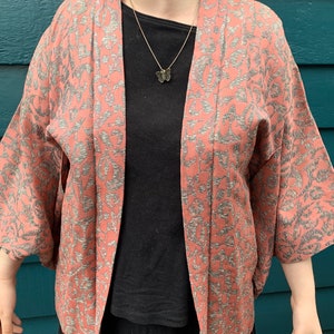 Vintage pink silk and silver tapestry haori (short kimono) jacket in perfect condition; elegant 3rd piece for 60s midcentury evening style