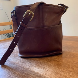 Vintage Coach British tan leather bucket bag (M)