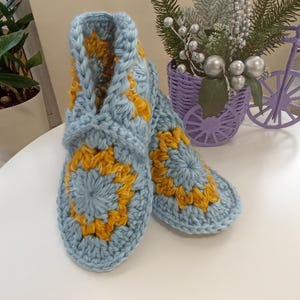 Вязаные тапки- носки для дома. Ручная работа