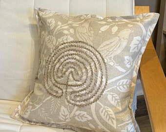 Pillow Cover with Finger Labyrinth - Brilliant!