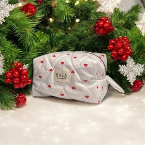 Borsa per il trucco con stampa a cuore trapuntato, pochette cosmetica con cerniera fatta a mano, organizer da viaggio, regalo di Natale, simpatica idea regalo per San Valentino.