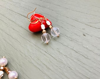 Pearl or crystal earrings