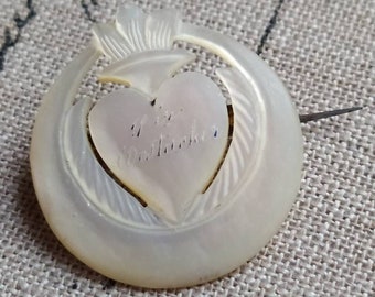 Lovely Heart brooch in mother of pearl  Souvenir d'Ostacker (Belgium)