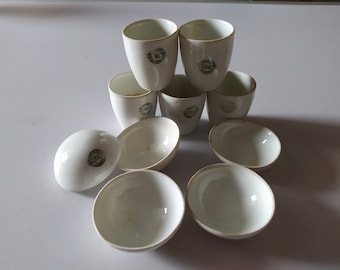 Set of 10 laboratory porcelain containers.  Aluminite Frugier porcelain cups
