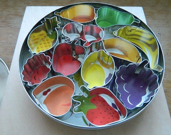 Emporte pièces Fruits - Boite de 12 emporte-pièces fruits -