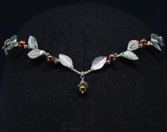 Tiara élfica con perlas de vidrio - Peineta hecha a mano Aria - Para bodas de fantasía, cosplay élfico - Diadema con corona de elfo - Tiara plateada
