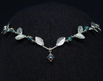 Tiara élfica con perlas de vidrio - Peineta hecha a mano Aria - Para bodas de fantasía, cosplay élfico - Diadema con corona de elfo - Tiara plateada