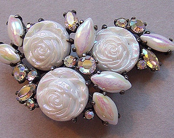 Schiaparelli rose cabochons -  O My goodness...White Alabaster AB in 18 mm (stones only)