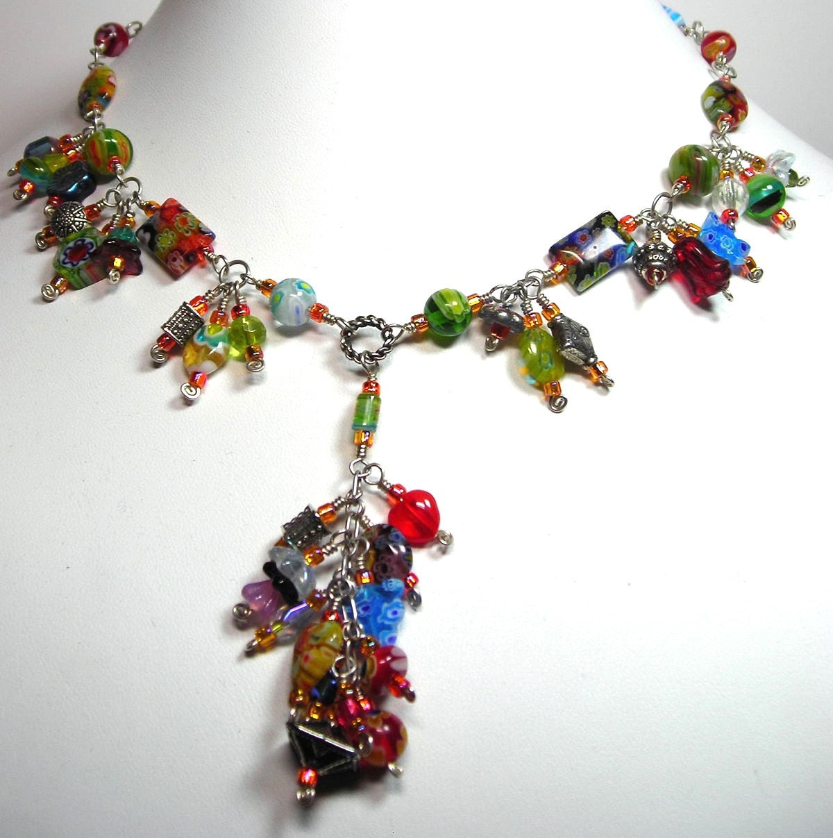 Chinese new year necklace shop